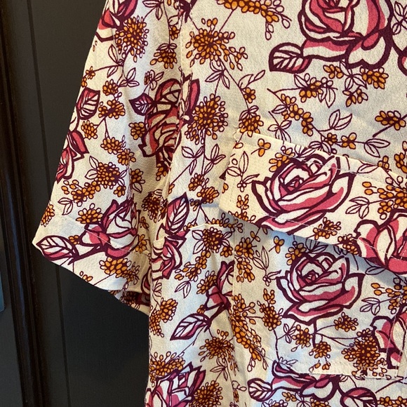 Beautiful Rose Burgundy & Cream Short Sleeve Button Down - Picture 4 of 7